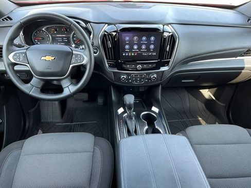 Used 2023 Chevrolet Traverse LT w/ Rear Camera Mirror Package AWD/4WD image 3