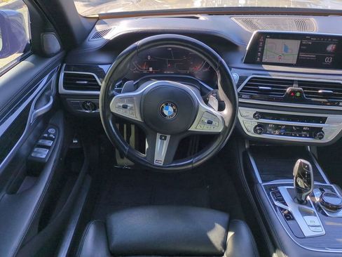 Used 2022 BMW 750i xDrive w/ Executive Package image 16