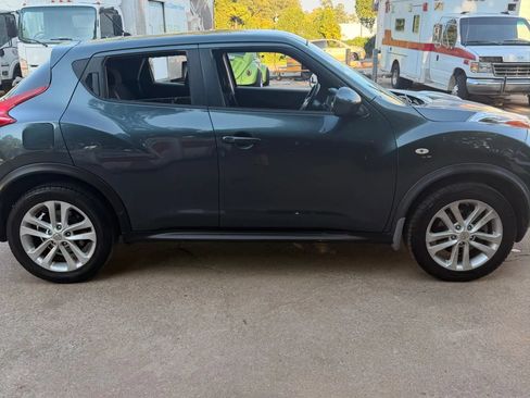 Used 2013 Nissan Juke S FWD image 4