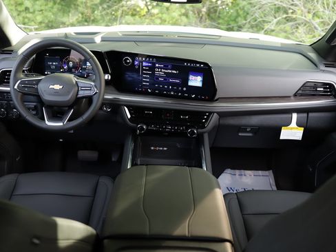 New 2026 Chevrolet Suburban LT w/ Comfort Package AWD/4WD image 22