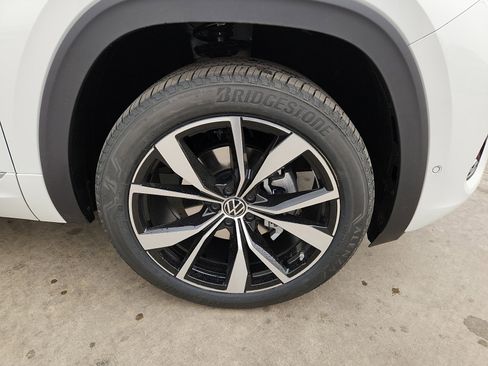 New 2026 Volkswagen Atlas SEL Premium R-Line image 9