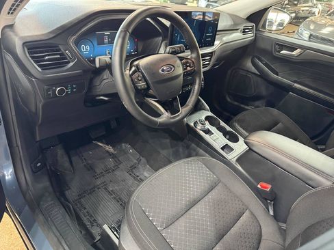 Used 2025 Ford Escape Active w/ Active Premium Tech Pack FWD image 15