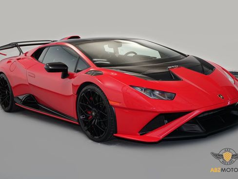 Used 2023 Lamborghini Huracan STO image 2