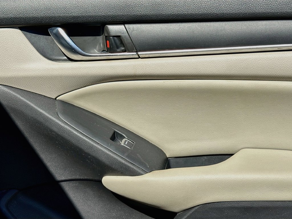 Used 2018 Honda Accord LX image 37