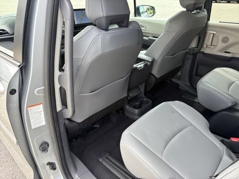 Used 2024 Toyota Sienna XLE w/ XLE Plus Package AWD/4WD image 46