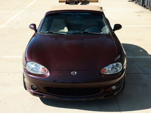 Used 2000 MAZDA MX-5 Miata RWD image 19