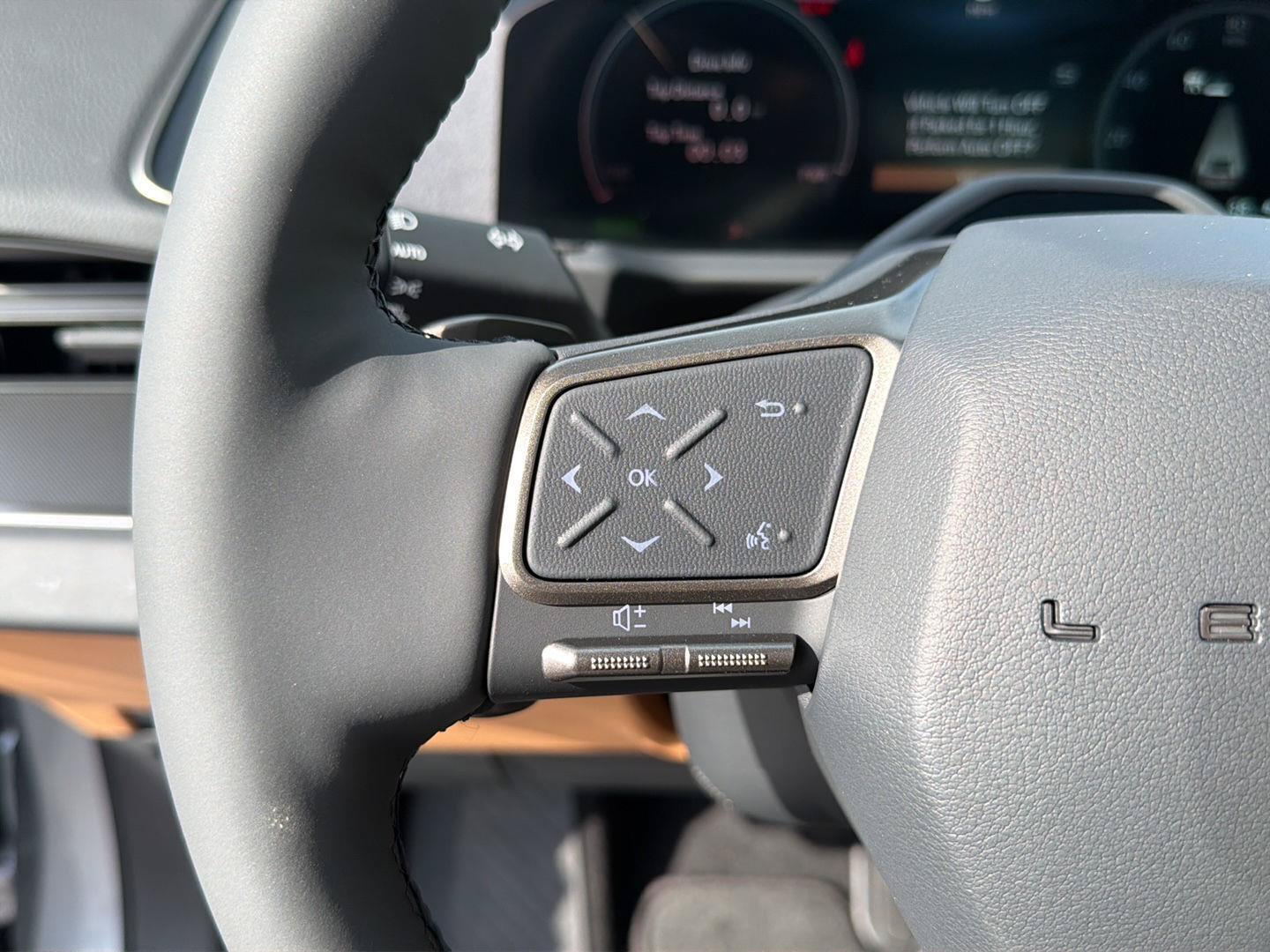 New 2026 Lexus ES 350e w/ Convenience Package FWD image 21