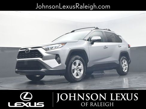 Used 2019 Toyota RAV4 XLE FWD image 17