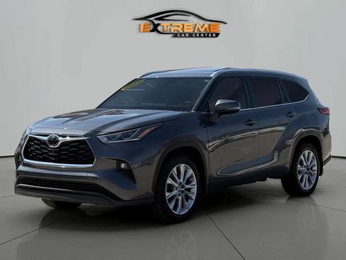 Used 2023 Toyota Highlander Limited AWD/4WD image 2