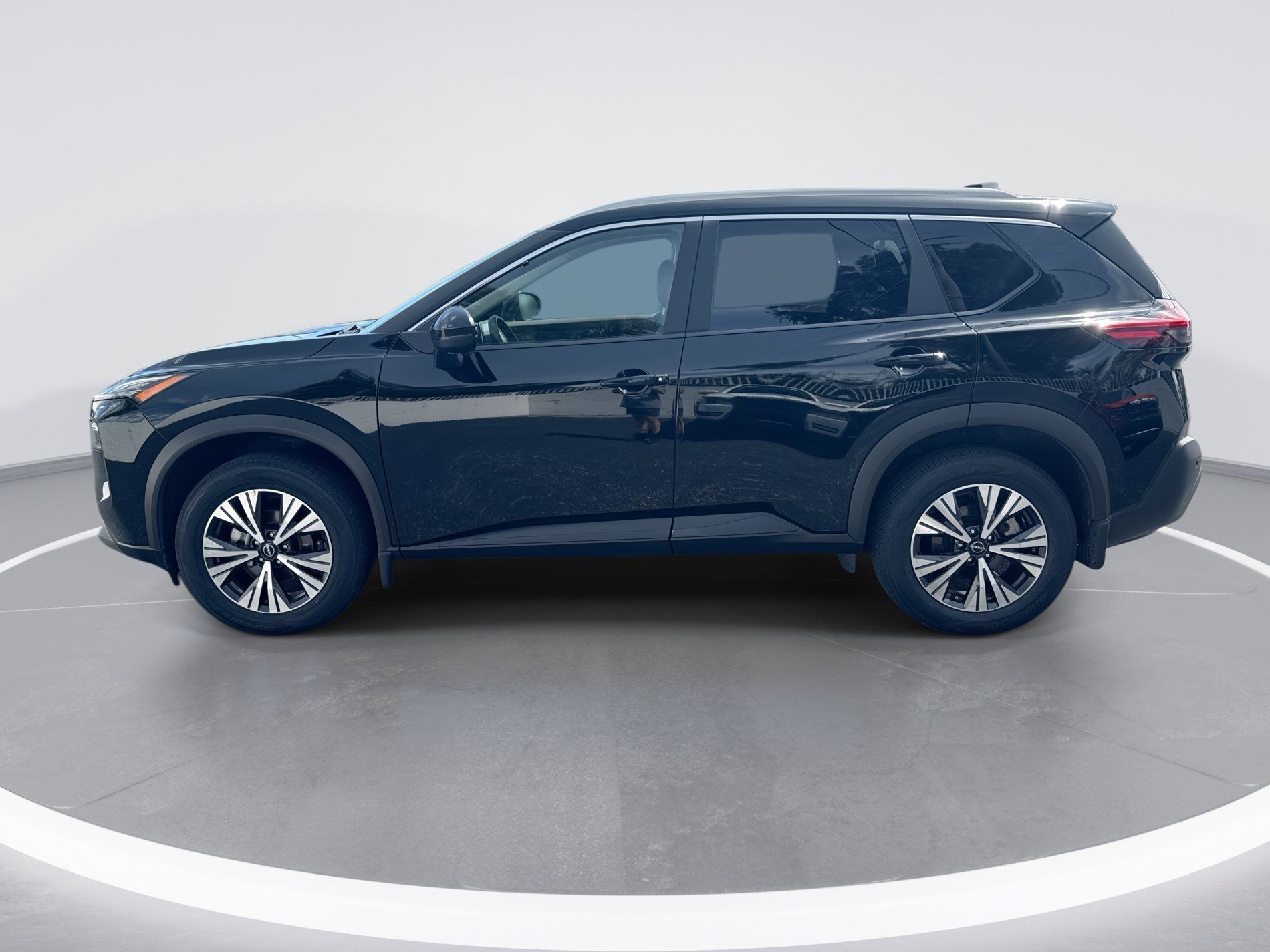 Certified 2023 Nissan Rogue SV w/ SV Premium Package AWD/4WD image 7