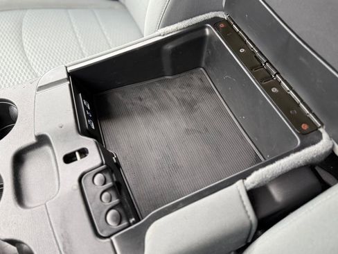 Used 2018 RAM 3500 Tradesman w/ Chrome Appearance Group image 18