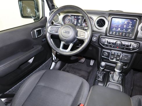Used 2023 Jeep Wrangler Unlimited Sahara w/ LED Lighting Group AWD/4WD image 9