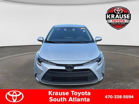 Used 2025 Toyota Corolla LE FWD image 2