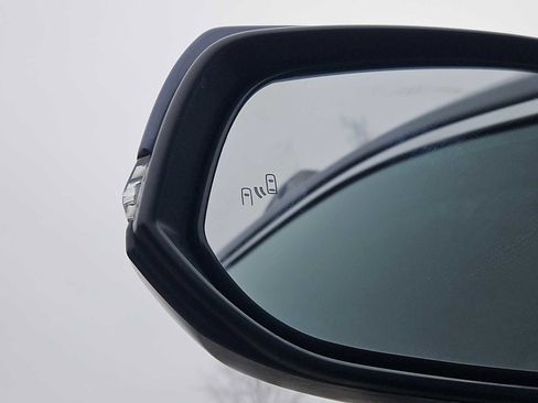 Used 2021 Toyota RAV4 LE image 19