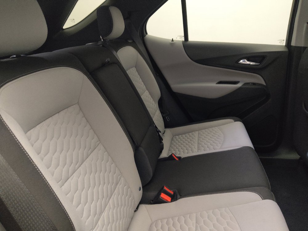 Used 2020 Chevrolet Equinox LS w/ LPO, Cargo Package FWD image 19
