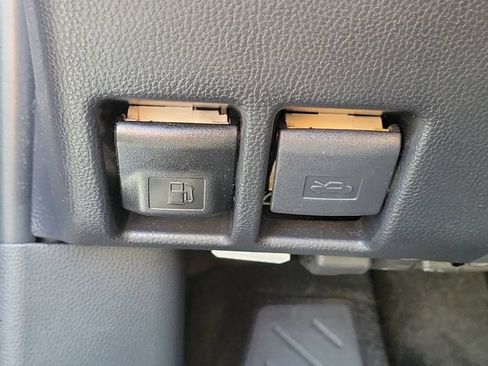 Used 2025 Toyota RAV4 XLE w/ Convenience Package FWD image 13