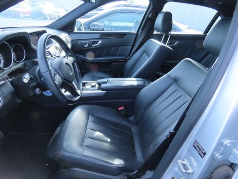 Used 2015 Mercedes-Benz E 400 Sedan image 6