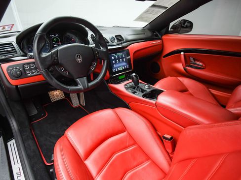 Used 2018 Maserati GranTurismo Sport image 11