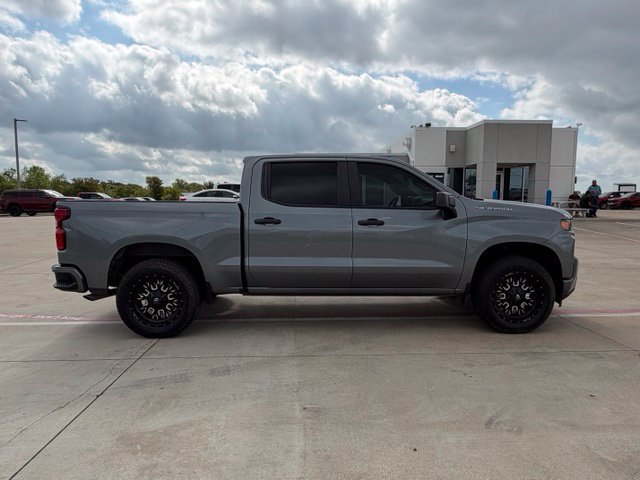 Used 2021 Chevrolet Silverado 1500 Custom RWD image 2