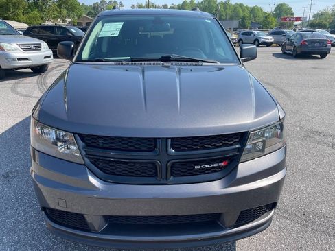 Used 2018 Dodge Journey SE w/ Blacktop Package FWD image 6