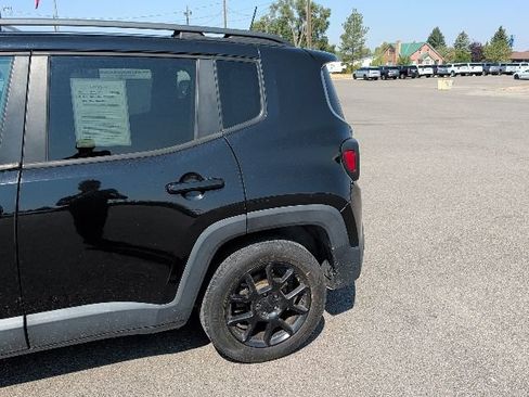Used 2020 Jeep Renegade Altitude FWD image 5