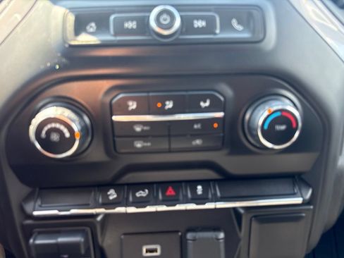 Used 2019 Chevrolet Silverado 1500 Custom Trail Boss w/ Custom Convenience Package AWD/4WD image 9