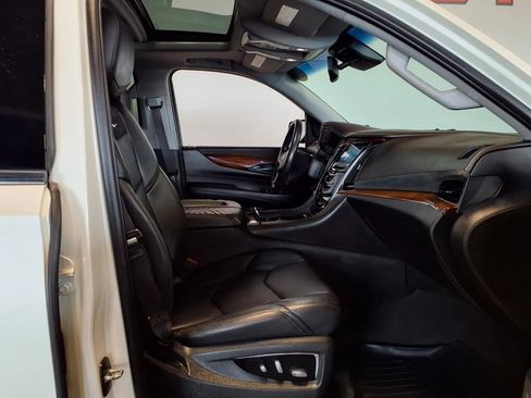 Used 2015 Cadillac Escalade Premium AWD/4WD image 13