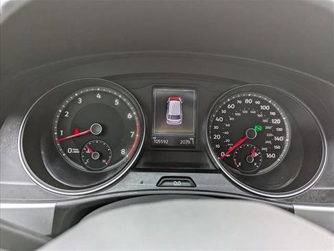 Used 2021 Volkswagen Atlas Cross Sport SE w/ Panoramic Sunroof Package image 16