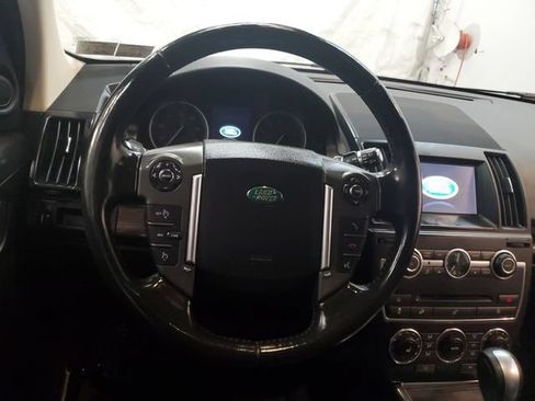 Used 2015 Land Rover LR2 AWD/4WD image 15