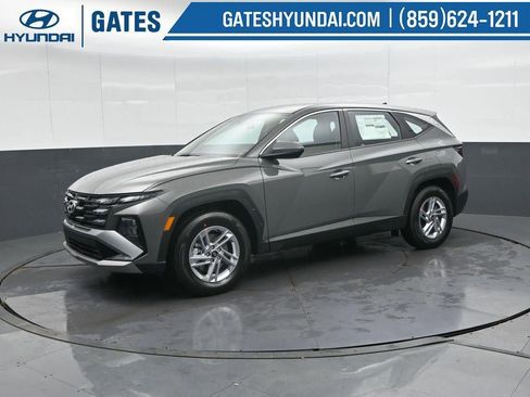 New 2026 Hyundai Tucson SE image 7