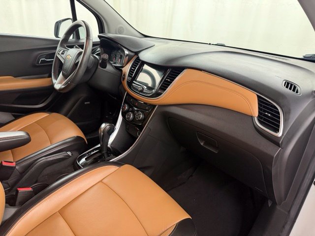 Used 2019 Chevrolet Trax Premier AWD/4WD image 14