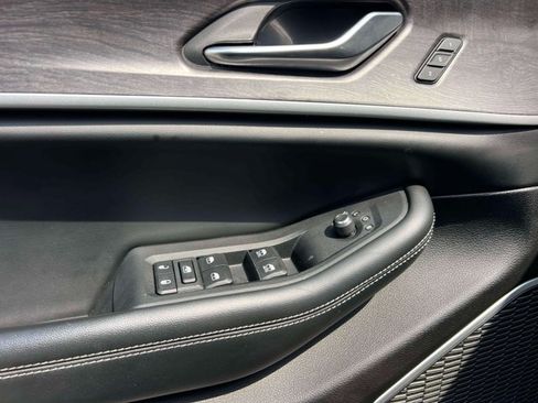 Certified 2022 Jeep Grand Cherokee L Limited AWD/4WD image 13