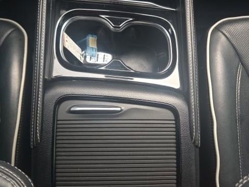 Used 2023 Chrysler Pacifica Limited w/ Uconnect Theater Family Group image 41