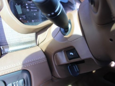 Used 2024 RAM 2500 Limited w/ Towing Technology Group image 31