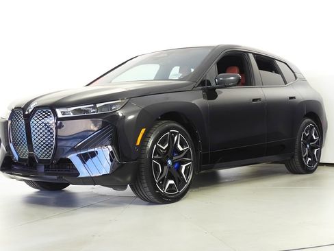 Used 2023 BMW iX xDrive50 w/ Sport Package image 2