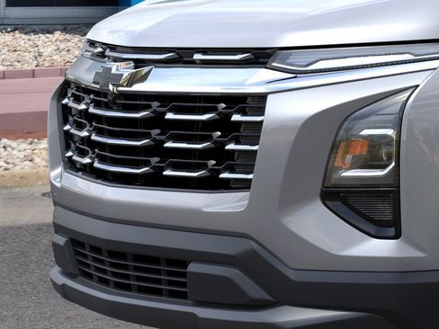 New 2026 Chevrolet Equinox LT w/ Convenience Package II FWD image 17