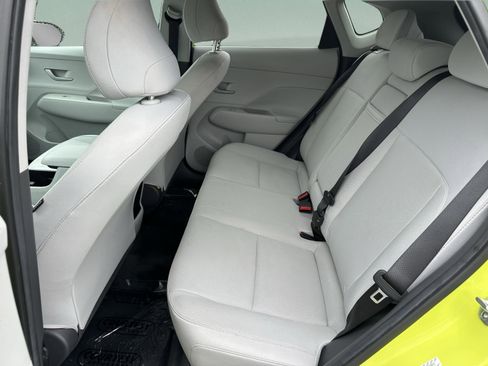 Used 2024 Hyundai Kona SEL image 17