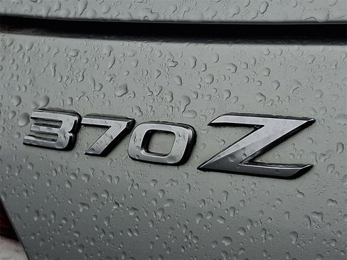 Used 2009 Nissan 370Z Touring w/ Sport Pkg image 8