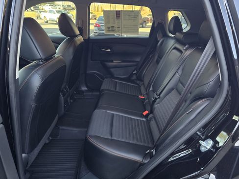 Certified 2025 Nissan Rogue SV image 11