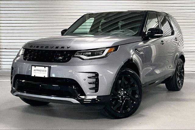 Certified 2025 Land Rover Discovery Dynamic SE AWD/4WD image 1
