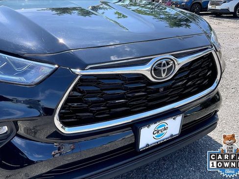 Used 2023 Toyota Highlander Limited AWD/4WD image 30
