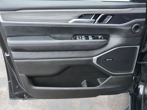 Used 2024 Jeep Wagoneer Series III image 11