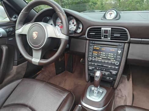 Used 2010 Porsche 911 Carrera 4S image 27