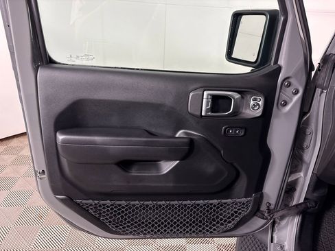 Used 2018 Jeep Wrangler Sport S image 22