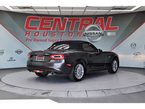 Used 2018 FIAT 124 Spider Classica image 5