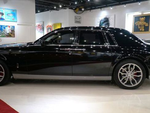 Used 2004 Rolls-Royce Phantom Sedan image 4
