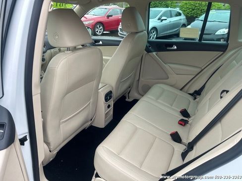Used 2014 Volkswagen Tiguan SE image 14