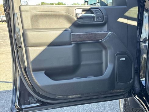 Used 2023 GMC Sierra 2500 Denali image 13