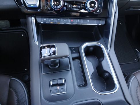 Used 2025 GMC Sierra 1500 Denali w/ Technology Package AWD/4WD image 46