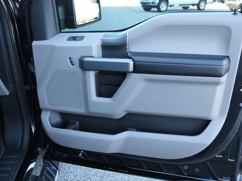 Used 2018 Ford F150 XLT w/ Equipment Group 302A Luxury image 16